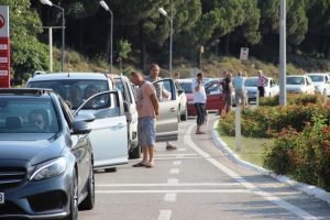 &Ccedil;anakkale'de bayram yoğunluğu: 5 kilometre kuyruk