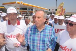CHP'nin, Berberoğlu'nun tutuklanmasına Bursa ve Yalova'dan tepki y&uuml;r&uuml;y&uuml;ş&uuml;