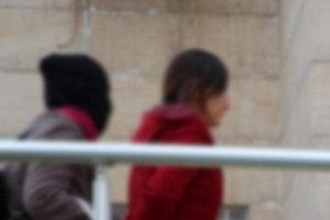 Kız &ccedil;ocuğunu dağa g&ouml;t&uuml;rmeye &ccedil;alışan 3 ş&uuml;pheli tutuklandı
