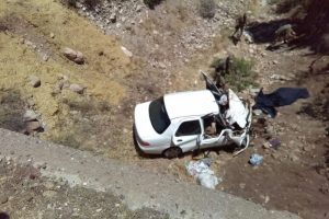 Otomobil şarampole yuvarlandı: 3 &ouml;l&uuml; 3 yaralı