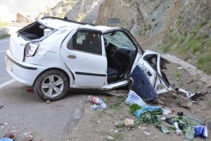 Bayram tatili yolunda kaza: 4 yaralı