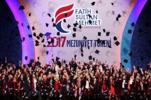 Fatih Sultan Mehmet Vakıf &Uuml;niversitesinde mezuniyet heyecanı