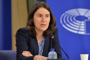 Skandal! PKK'nın konferansına katılacak