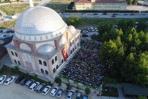 Bursa'da bayram namazı coşkusu havadan g&ouml;r&uuml;nt&uuml;lendi