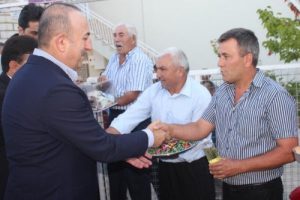 &Ccedil;avuşoğlu: İnşallah bu Ramazan Bayramı sorunların &ccedil;&ouml;z&uuml;m&uuml;ne vesile olur