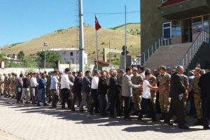 40 yıldır ilk bayram ziyareti Mehmet&ccedil;iğe