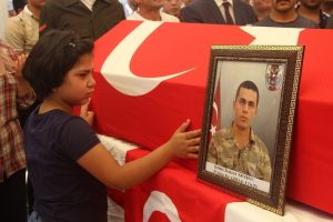 Hatay bayramda şehidini uğurladı