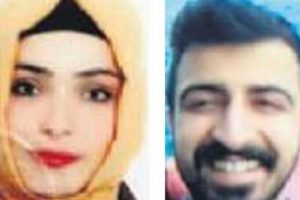 Kapıya 'tatile &ccedil;ıktık' yazdı, hamile karısını &ouml;ld&uuml;rd&uuml;