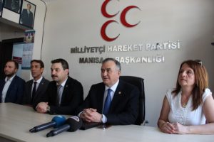 Ak&ccedil;ay Kılı&ccedil;daroğlu'nun 'Bozkurt' işaretini yorumladı