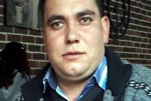 Otomobil denize u&ccedil;tu: 1 &ouml;l&uuml;, 2 yaralı