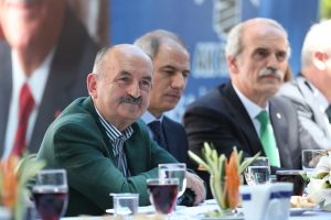AK Parti Bursa İl Başkanlığı'nda bayramlaşma t&ouml;reni d&uuml;zenlendi