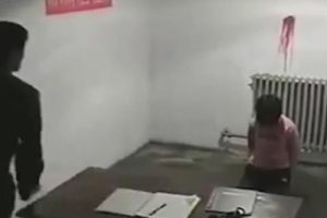 Kuzey Kore'de &ouml;l&uuml;mc&uuml;l seks dayağı!