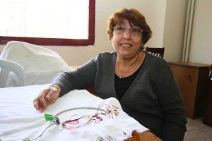 Kanser oldu, evladını kaybetti ama m&uuml;cadeleyi bırakmadı