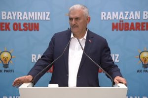 Başbakan Yıldırım: "Biz milletle y&uuml;r&uuml;r&uuml;z, milletle beraber gideriz"