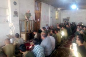 Aksakallı, El Bab'da askerlerle bayram namazı kıldı