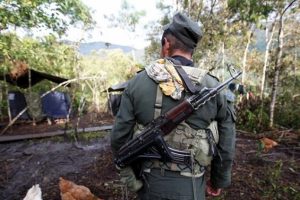 FARC silahların t&uuml;m&uuml;n&uuml; BM'ye teslim etti
