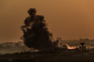 İsrail Gazze Şeridini bombaladı