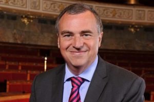 Vekil maaşı kesilince belediye başkanı maaşını 4 kat artırdı