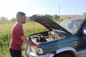 2 g&uuml;nd&uuml;r yolda tamirci bekliyor