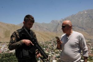 Emniyet M&uuml;d&uuml;r&uuml;'nden n&ouml;bet tutan polislere bayram ziyareti
