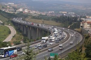 İstanbul trafiğinde bayram d&ouml;n&uuml;ş&uuml; yoğunluğu