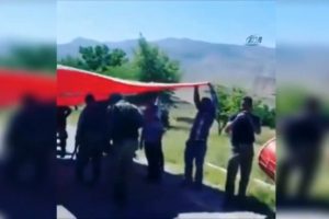 Kahraman komandolara davullu zurnalı karşılama