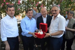 Davutoğlu'ndan Bursa'da akraba ziyareti