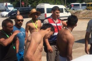 Suriyelilerden k&uuml;&ccedil;&uuml;k kıza plajda taciz!