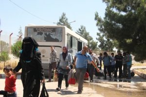 Suriyeliler T&uuml;rkiye'ye d&ouml;nmeye başladı