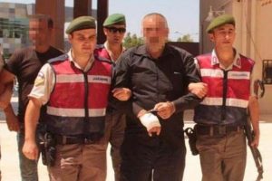 Gen&ccedil; kadın hayat arkadaşını sevgilisi ile birlikte bı&ccedil;aklayarak &ouml;ld&uuml;rd&uuml;