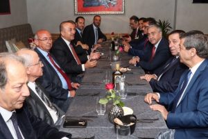 &Ccedil;avuşoğlu ve Akıncı, Cenevre'de siyasi temsilcilerle bir araya geldi
