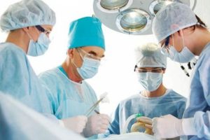 Doktorlar kalp cerrahı olmak istemiyor