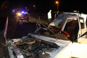 Hurdaya d&ouml;nen otomobilden sağ olarak kurtuldu