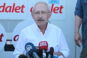 Kılı&ccedil;daroğlu: Ter&ouml;re karşı herkesin &ouml;d&uuml;ns&uuml;z tavır alması lazım