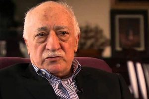 G&uuml;len'den talimat: Hukuk okuyun