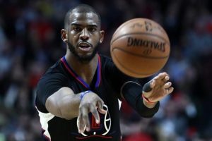 Chris Paul 7 oyuncu karşılığında Rockets'ta