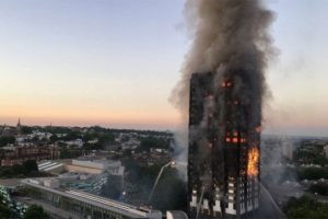 Londra'daki faciada haber alınamayanlar dahil 80 kişi &ouml;ld&uuml;