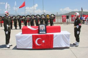 Bing&ouml;ll&uuml; şehit son yolculuğuna uğurlandı