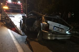 Bursa'da aşırı alkol kazaya neden oldu: 1 &ouml;l&uuml;, 1 yaralı
