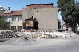 10 aydır b&ouml;yle bekliyor: Selfie &ccedil;ekmeye gelen var