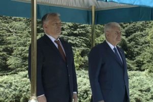 Başbakan Yıldırım, Macar mevkidaşını resmi t&ouml;renle karşıladı