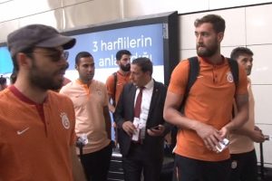 Galatasaray kamp i&ccedil;in yola &ccedil;ıktı