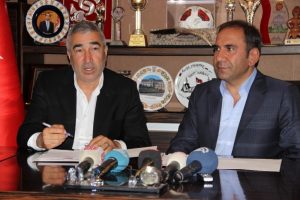 Sivasspor, Samet Aybaba ile s&ouml;zleşme yeniledi