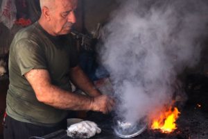 Son kalaycıların 180 derece sıcaklıkta ekmek savaşı