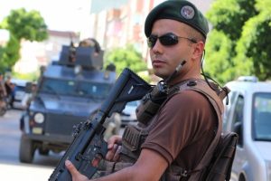 Ter&ouml;r operasyonları hız kesmiyor