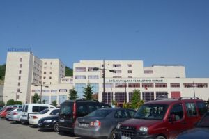 1.5 yaşındaki &ccedil;ocuk 4. kattan d&uuml;şt&uuml;