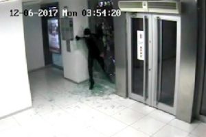 Yerli Tyler Durden bankaya saldırdı