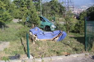 El frenini &ccedil;ekmeyi unuttu, &ccedil;ocuğa &ccedil;arptı