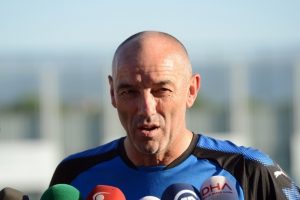 Bursaspor'da Paul Le Guen ilk antrenmanına &ccedil;ıktı