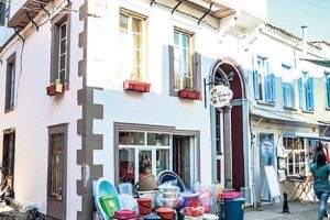 Şok taciz! Otel sahibi anahtar deliğinden izledi...